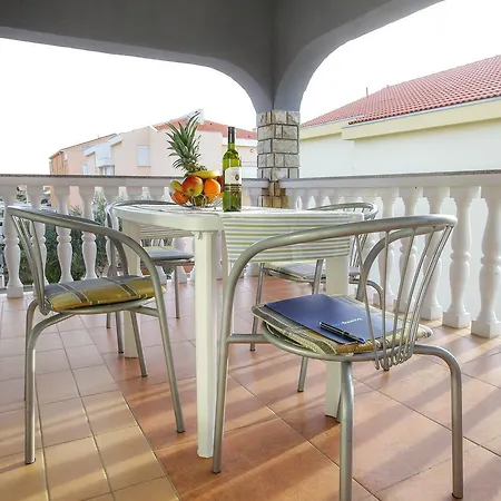 Lucky Luke Pool Apartments Novalja Exterior photo