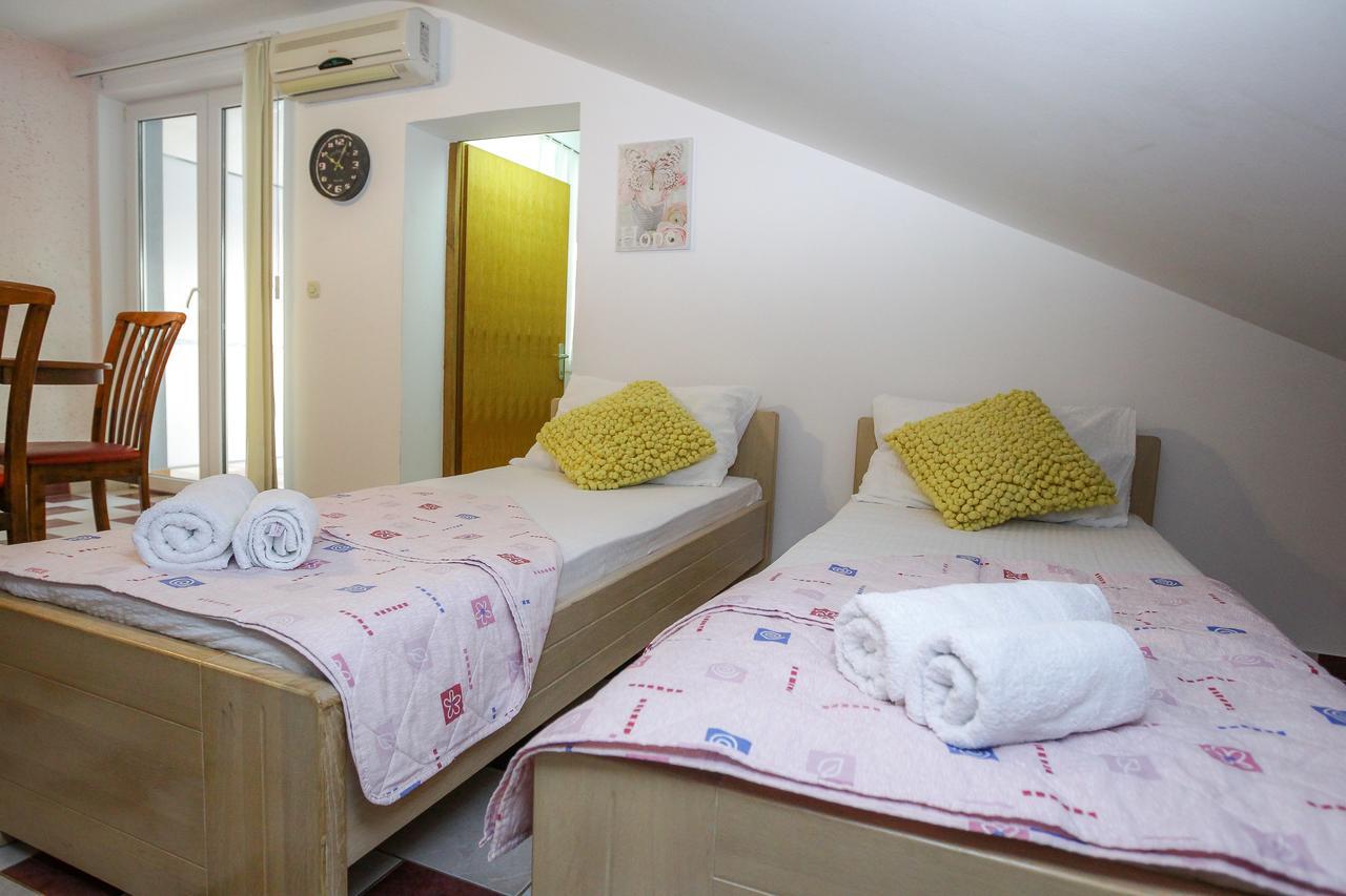 Apartment Lucky Luke Pool Novalja